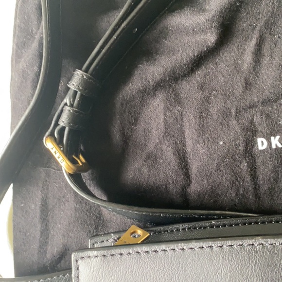 DKNY classy belt bag, used just once, like new - Picture 3 of 4